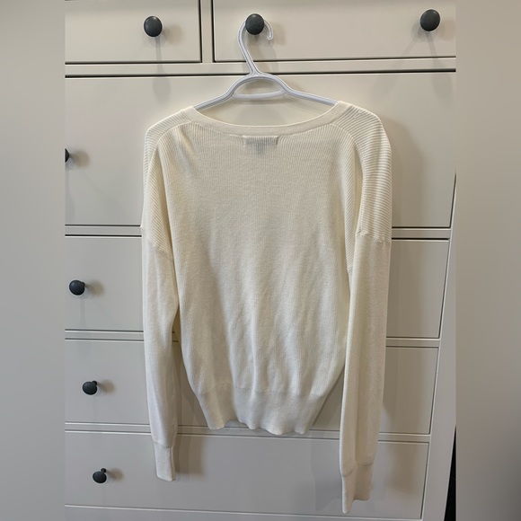 Banana Republic V Neck Sweater - Picture 2 of 3